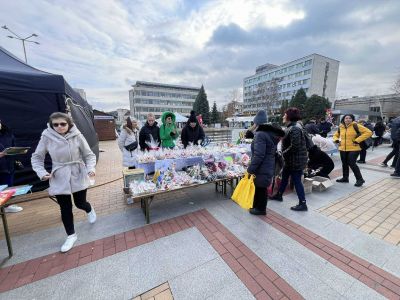 ДГ "Първи юни", филиал "Бодра смяна" и ДГ "Здравец"се включиха в благотворителния базар 3